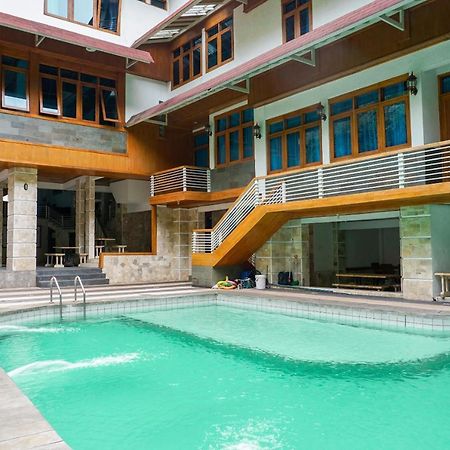 Oyo 1209 Tirtasari Nice Guesthouse バンドゥン エクステリア 写真