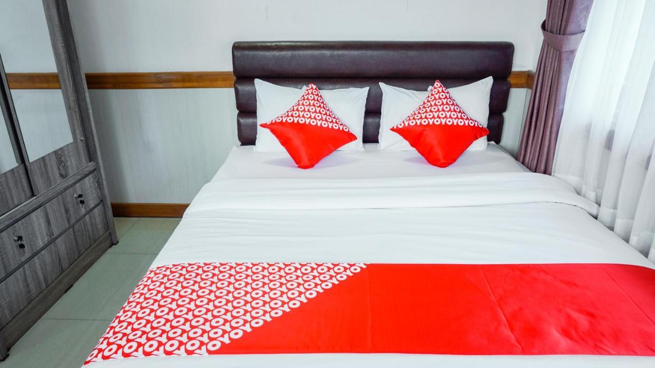 Oyo 1209 Tirtasari Nice Guesthouse バンドゥン エクステリア 写真