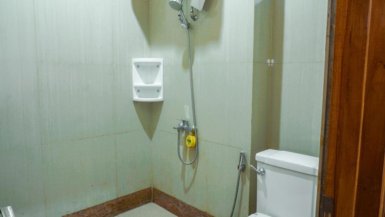 Oyo 1209 Tirtasari Nice Guesthouse バンドゥン エクステリア 写真