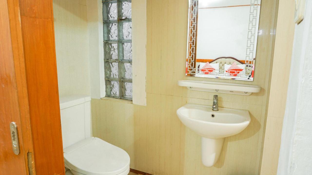 Oyo 1209 Tirtasari Nice Guesthouse バンドゥン エクステリア 写真