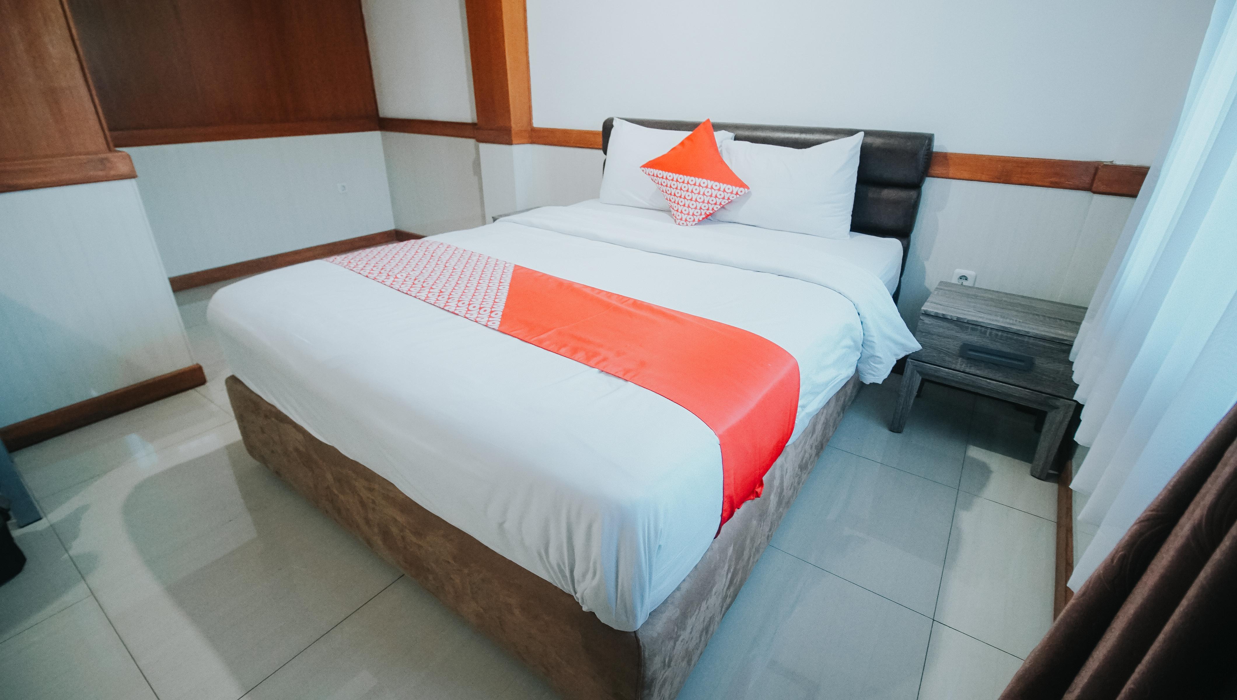 Oyo 1209 Tirtasari Nice Guesthouse バンドゥン エクステリア 写真