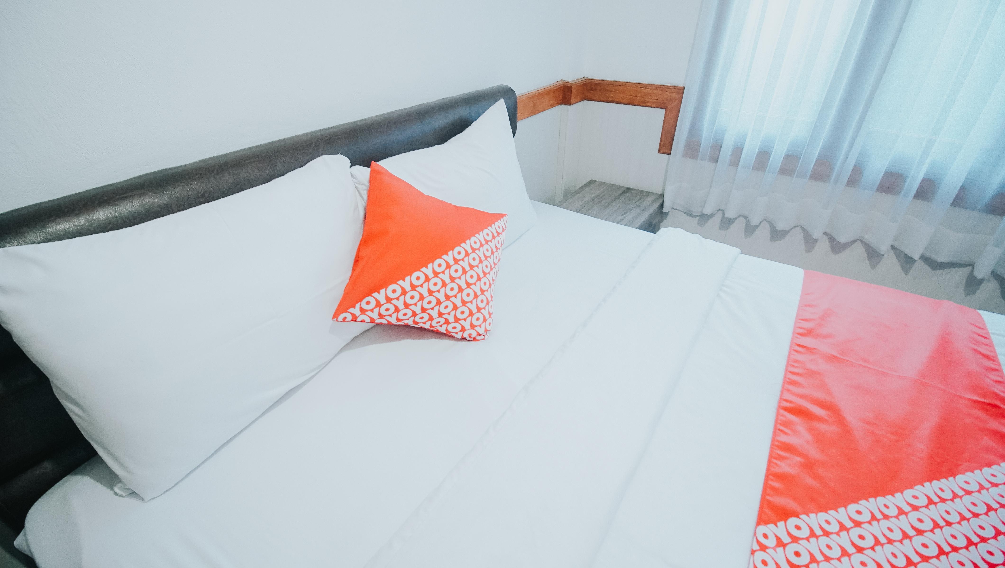 Oyo 1209 Tirtasari Nice Guesthouse バンドゥン エクステリア 写真