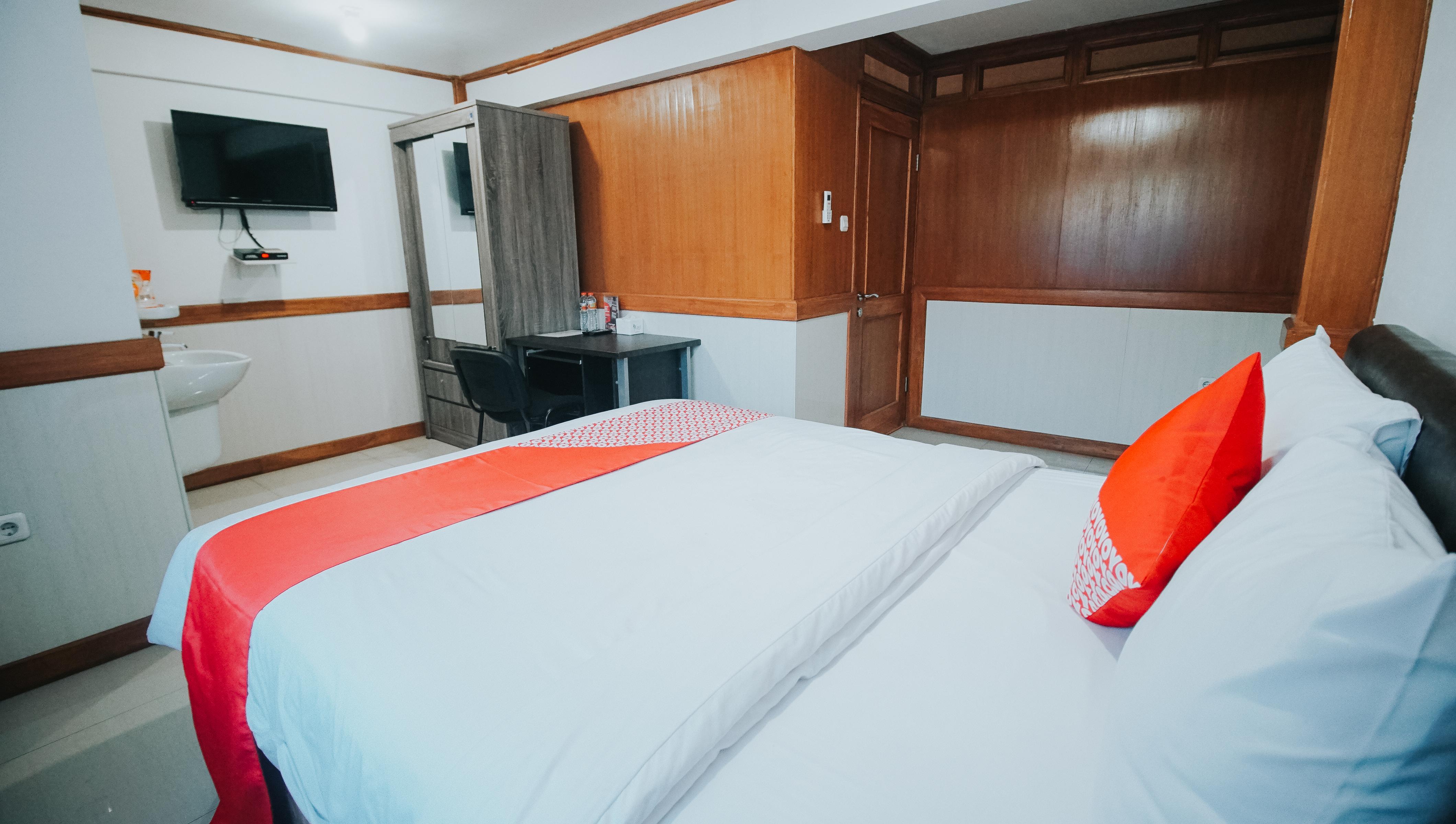 Oyo 1209 Tirtasari Nice Guesthouse バンドゥン エクステリア 写真