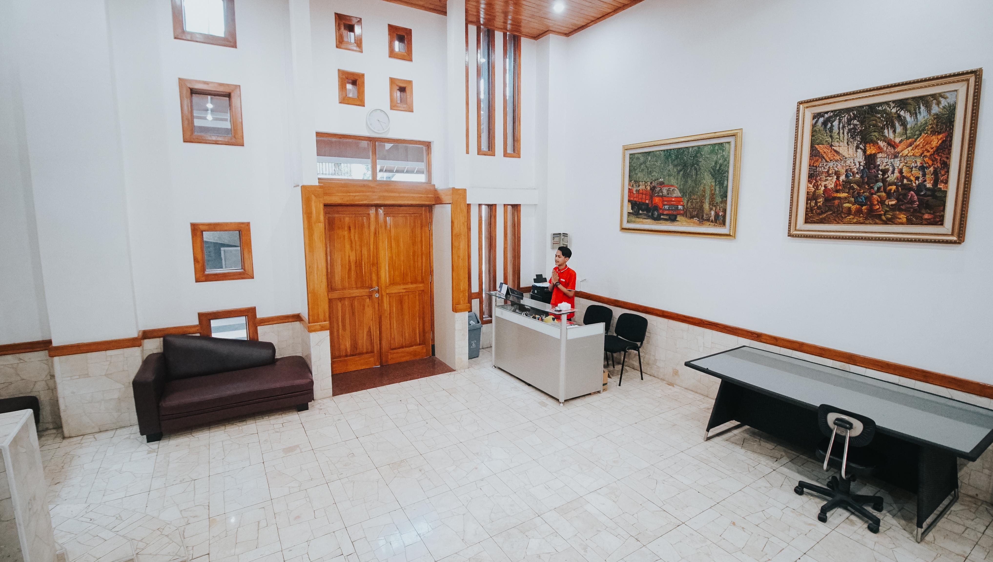 Oyo 1209 Tirtasari Nice Guesthouse バンドゥン エクステリア 写真