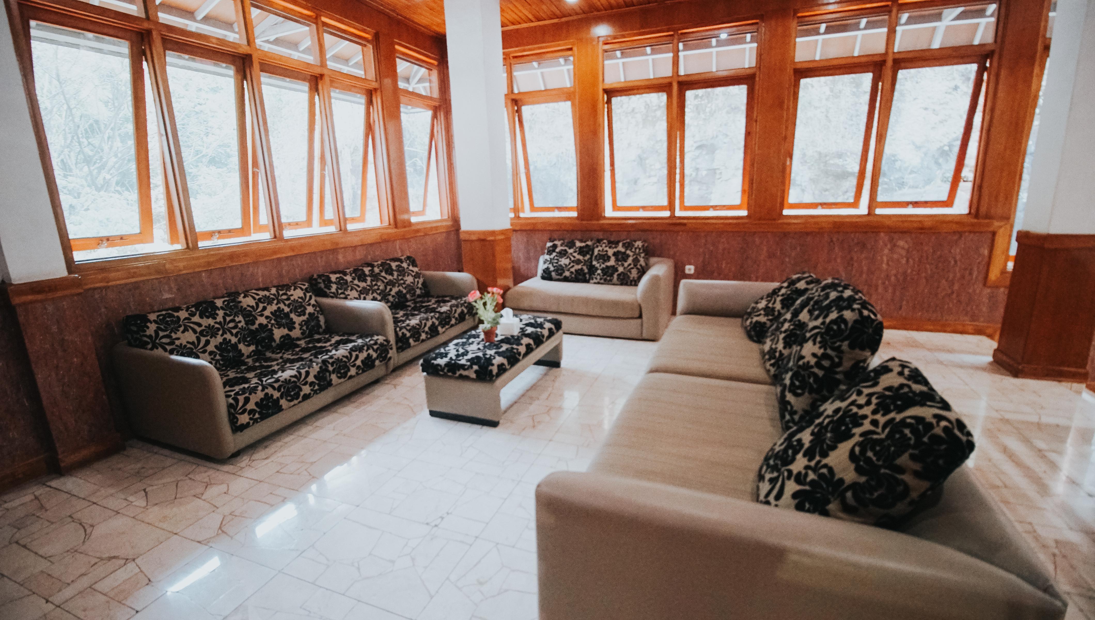 Oyo 1209 Tirtasari Nice Guesthouse バンドゥン エクステリア 写真