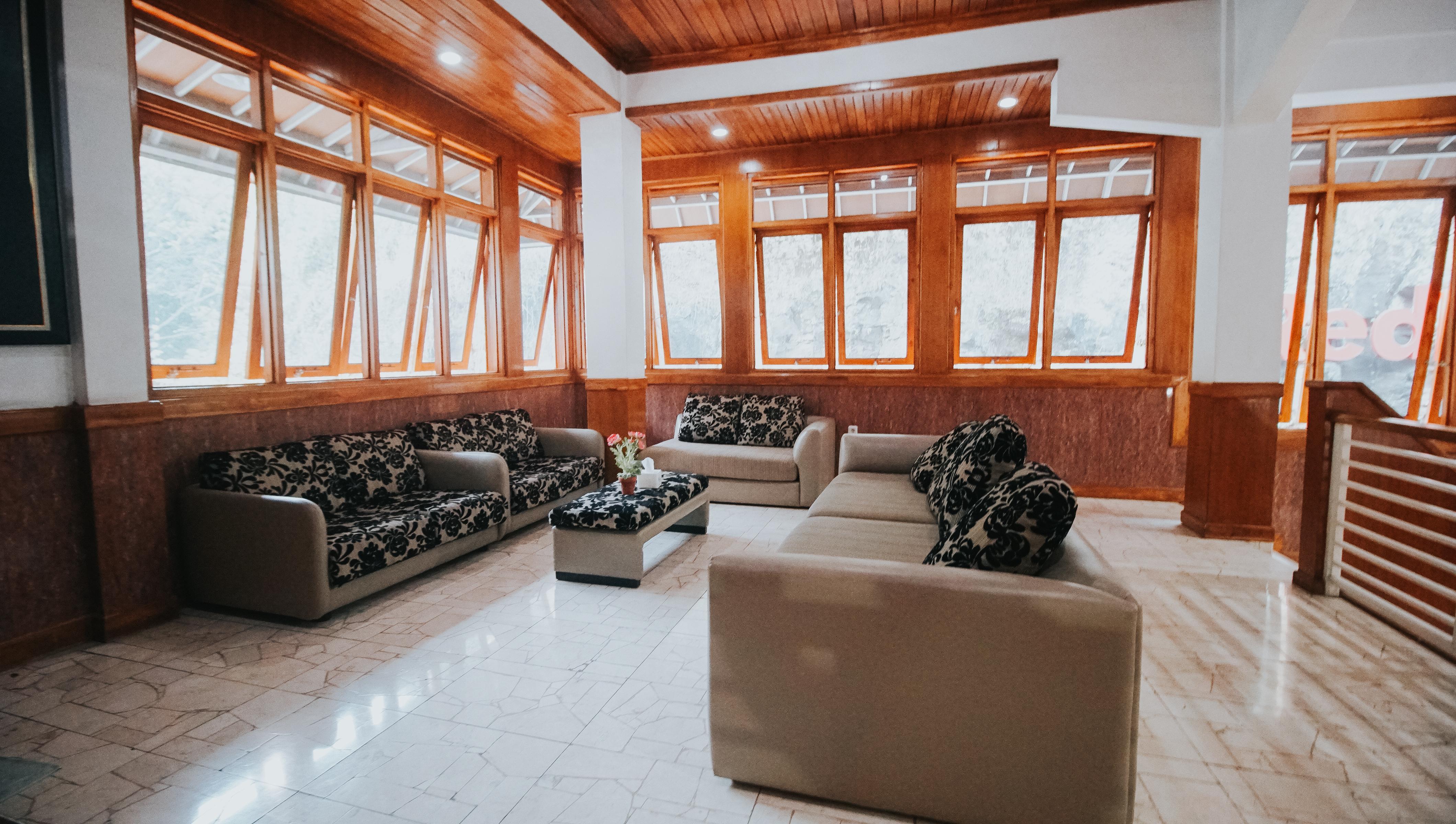 Oyo 1209 Tirtasari Nice Guesthouse バンドゥン エクステリア 写真